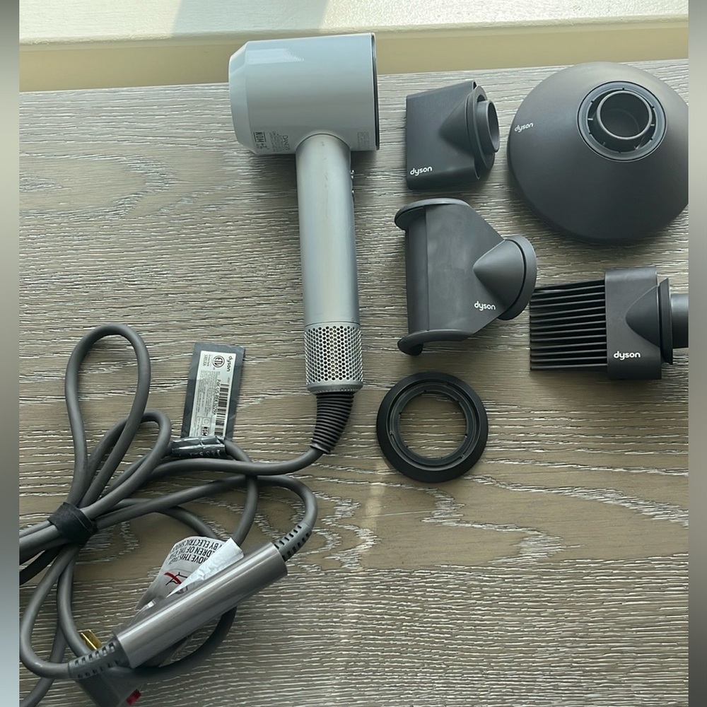 Dyson supersonic hair dryer